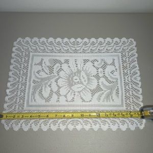 Vintage Placemats Set of 4~Lace Floral~Granny Core Cottage~18”x 12”~Bright White